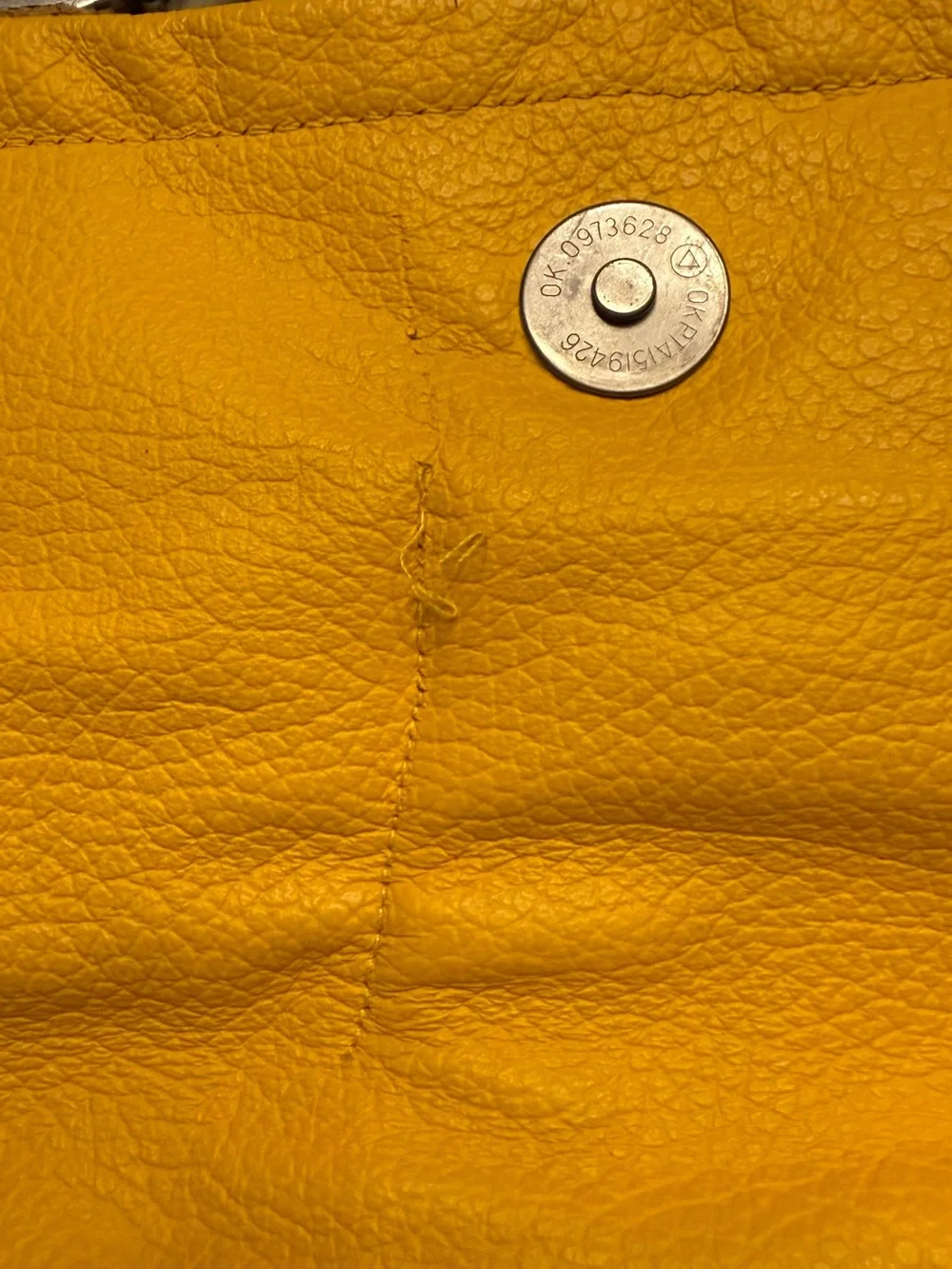 DeLirious Artwork Butte Montana Yellow Pebbled Leather Slouchy Hobo Bag Purse